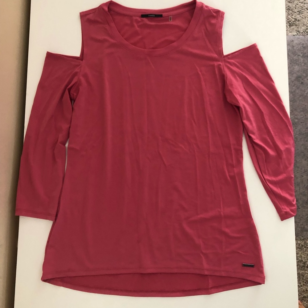 Pink shoulderless top